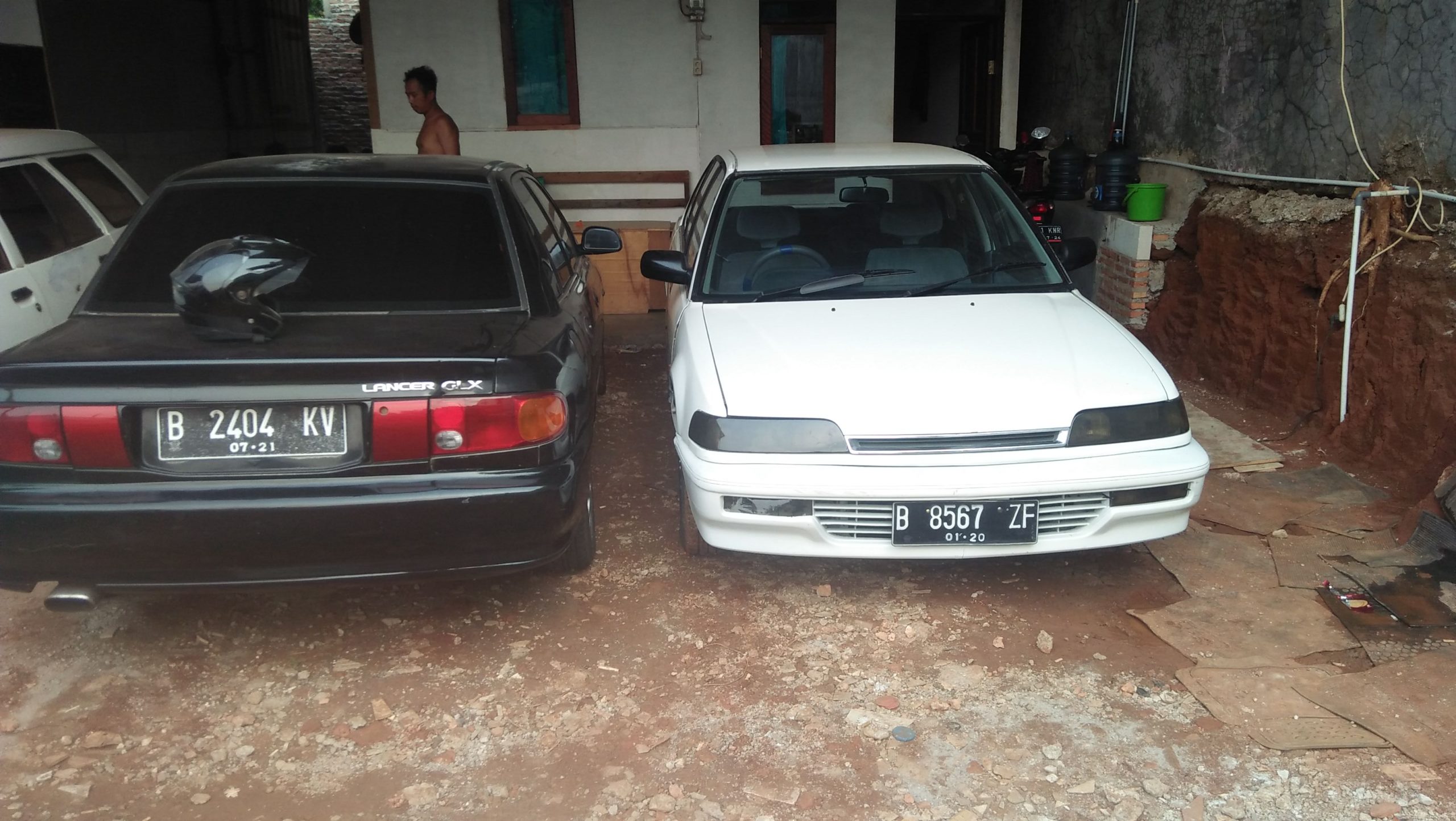 Lapak mobil tua - Pusat Jual Beli Mobil Kondisi Apapun Jual Beli Mobil 